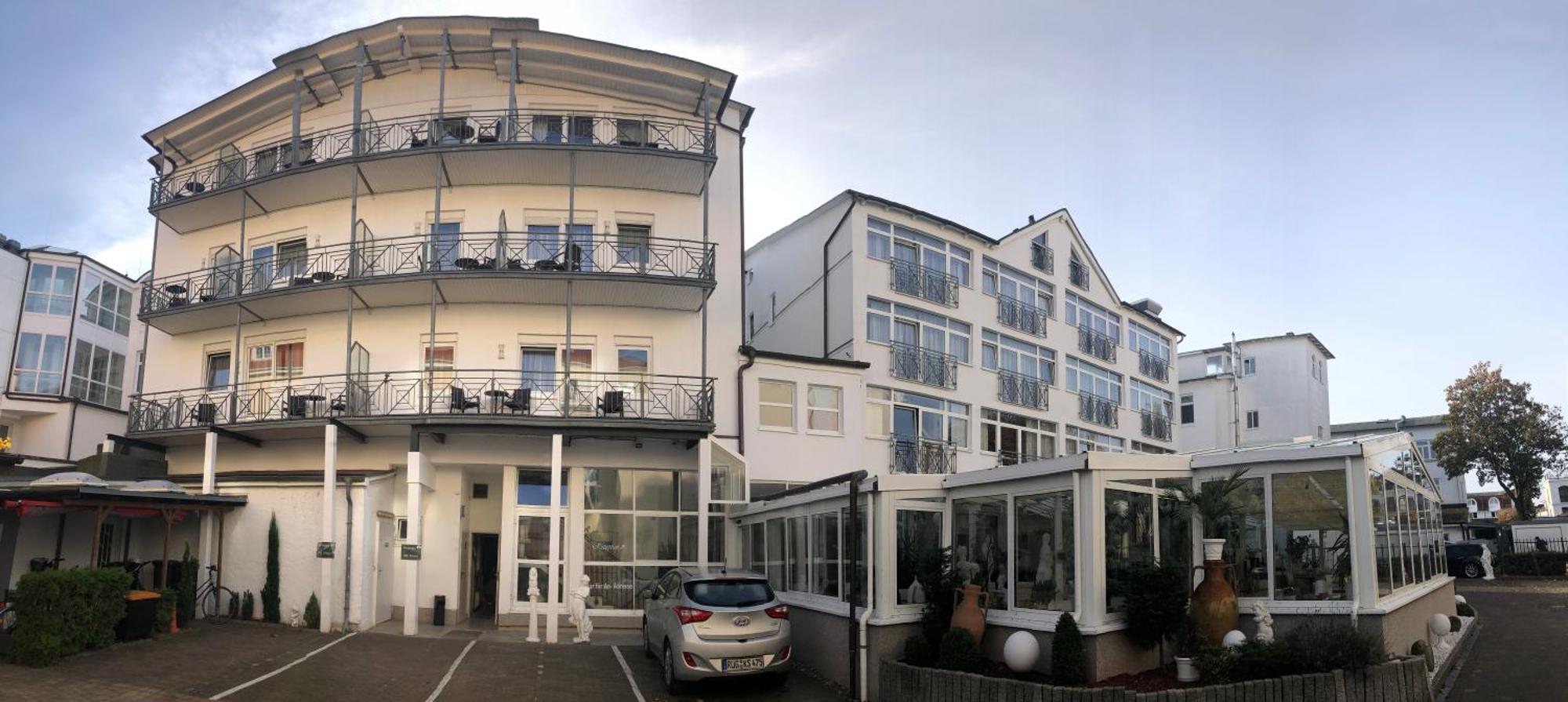 Esplanade & Rialto 3* Binz