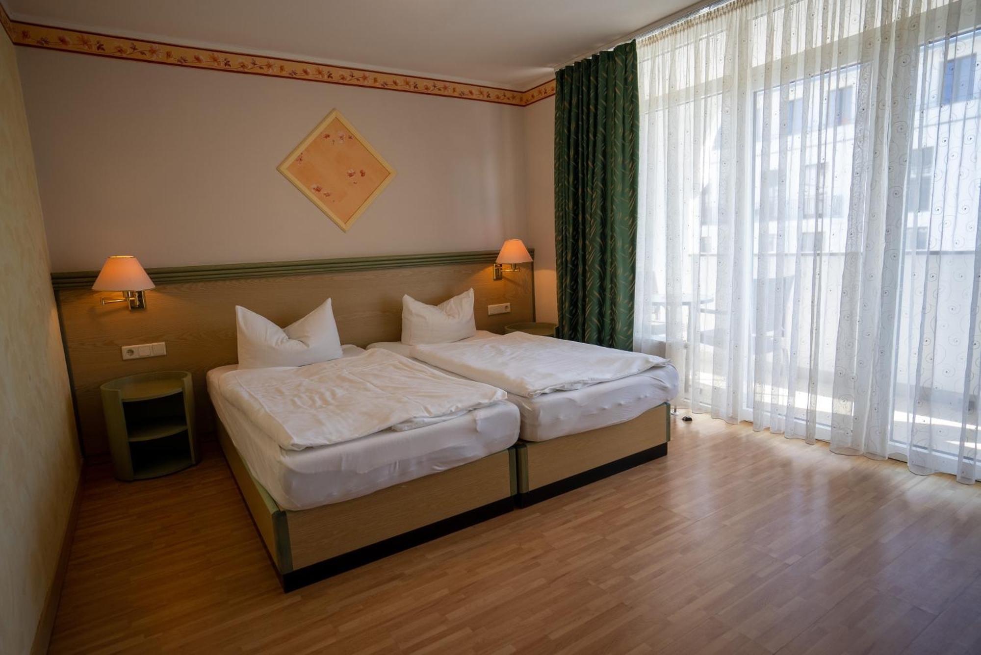 Esplanade & Rialto 3*