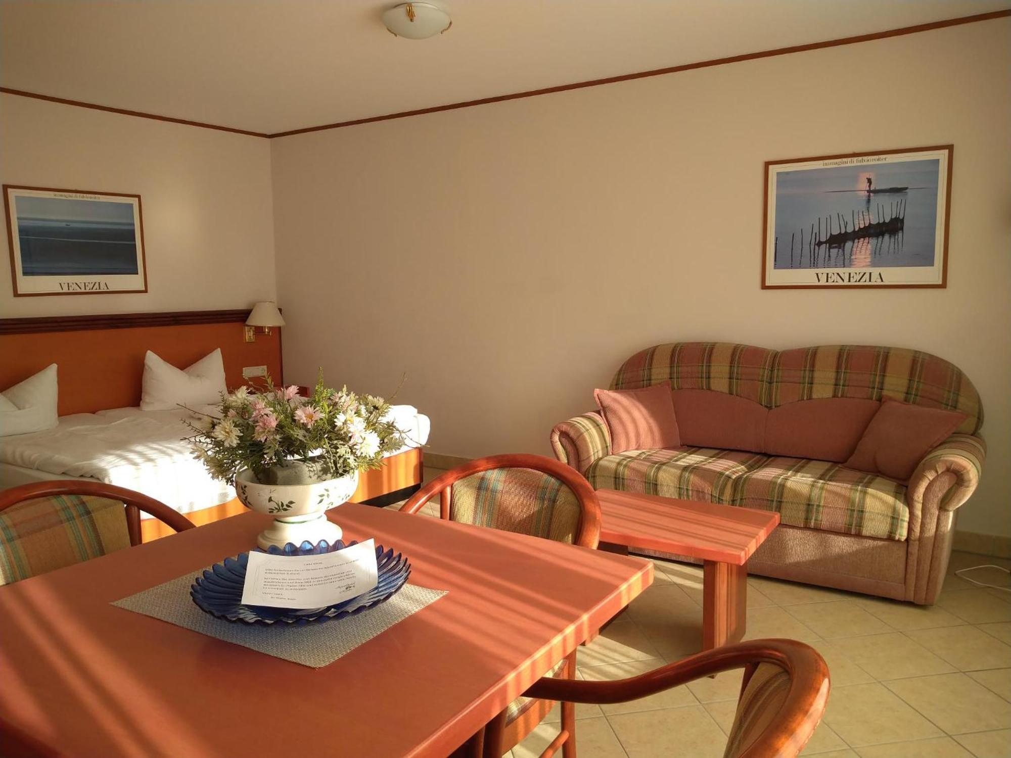Esplanade & Rialto 3* Binz